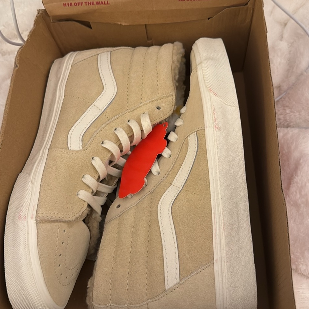 NEW Vans Sk8-Hi Cozy Hug Sherpa Biscotti Sneakers Women’s Size 11 - Picture 8 of 8